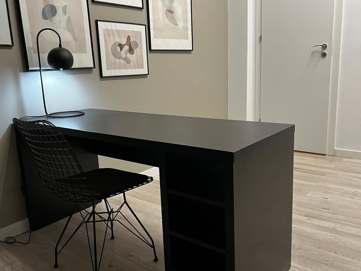 Four Bedroom Apartment, Old Town Bucarest Esterno foto