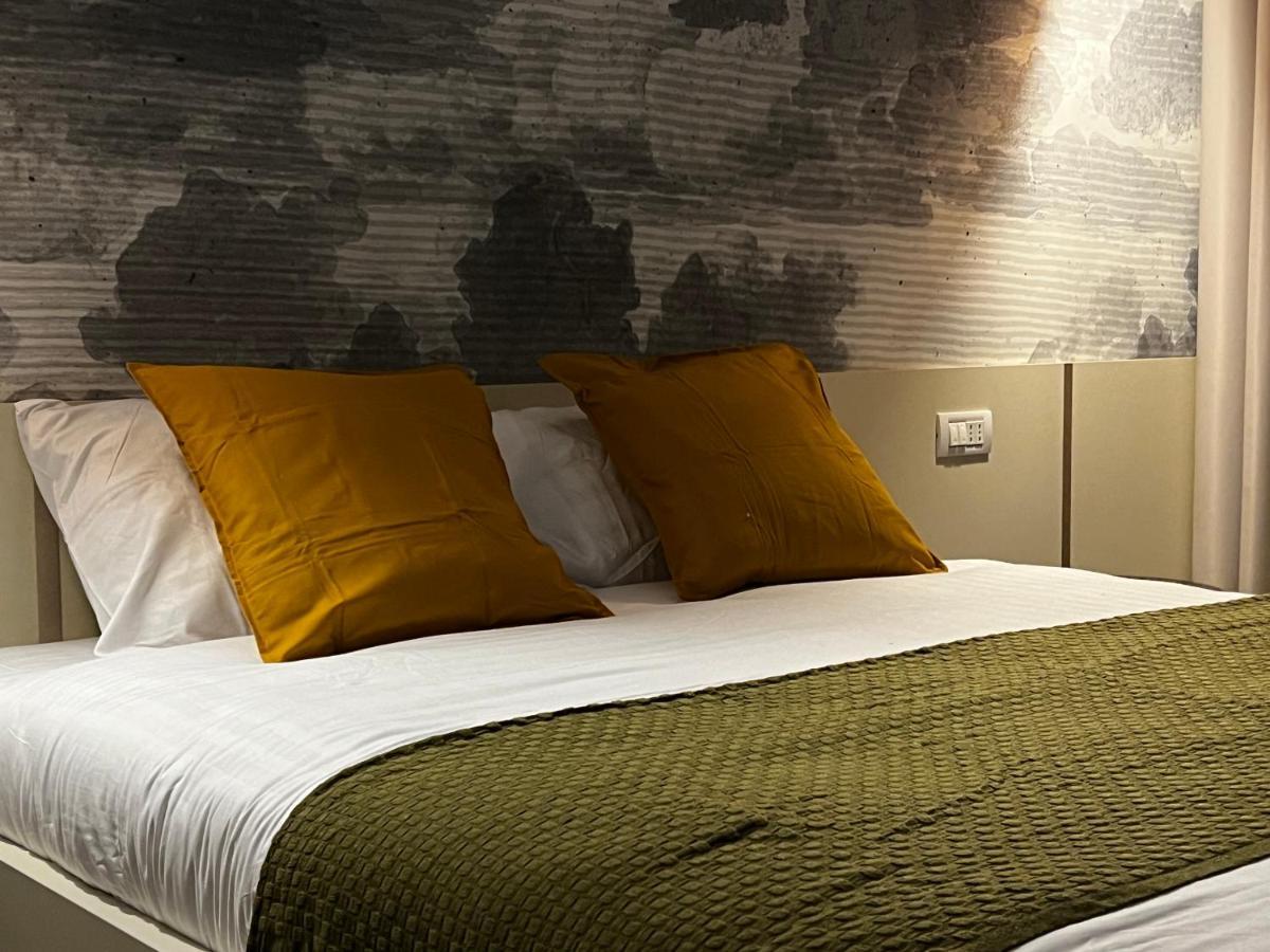 Four Bedroom Apartment, Old Town Bucarest Esterno foto